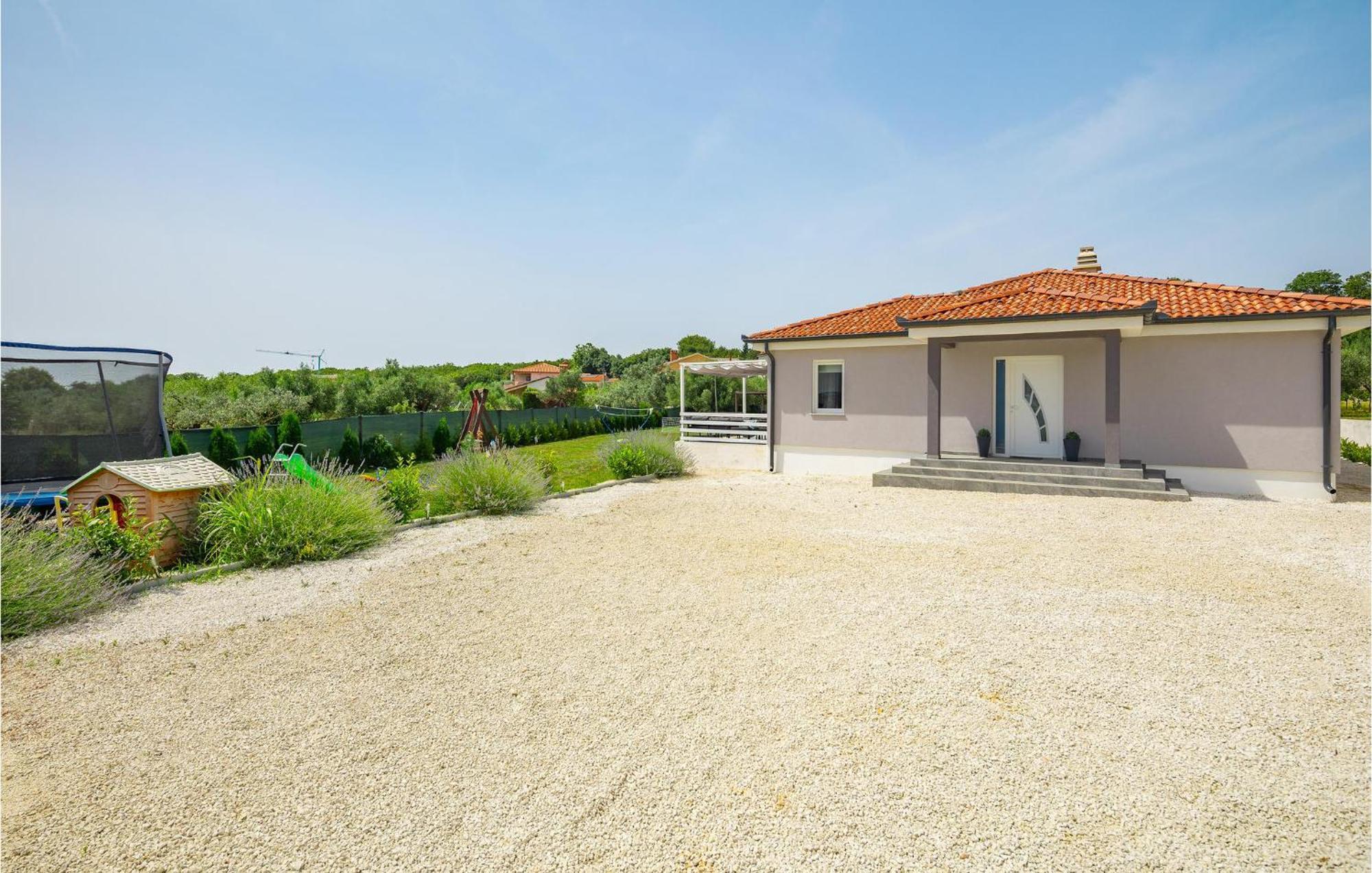 In With House A Panoramic View Pula