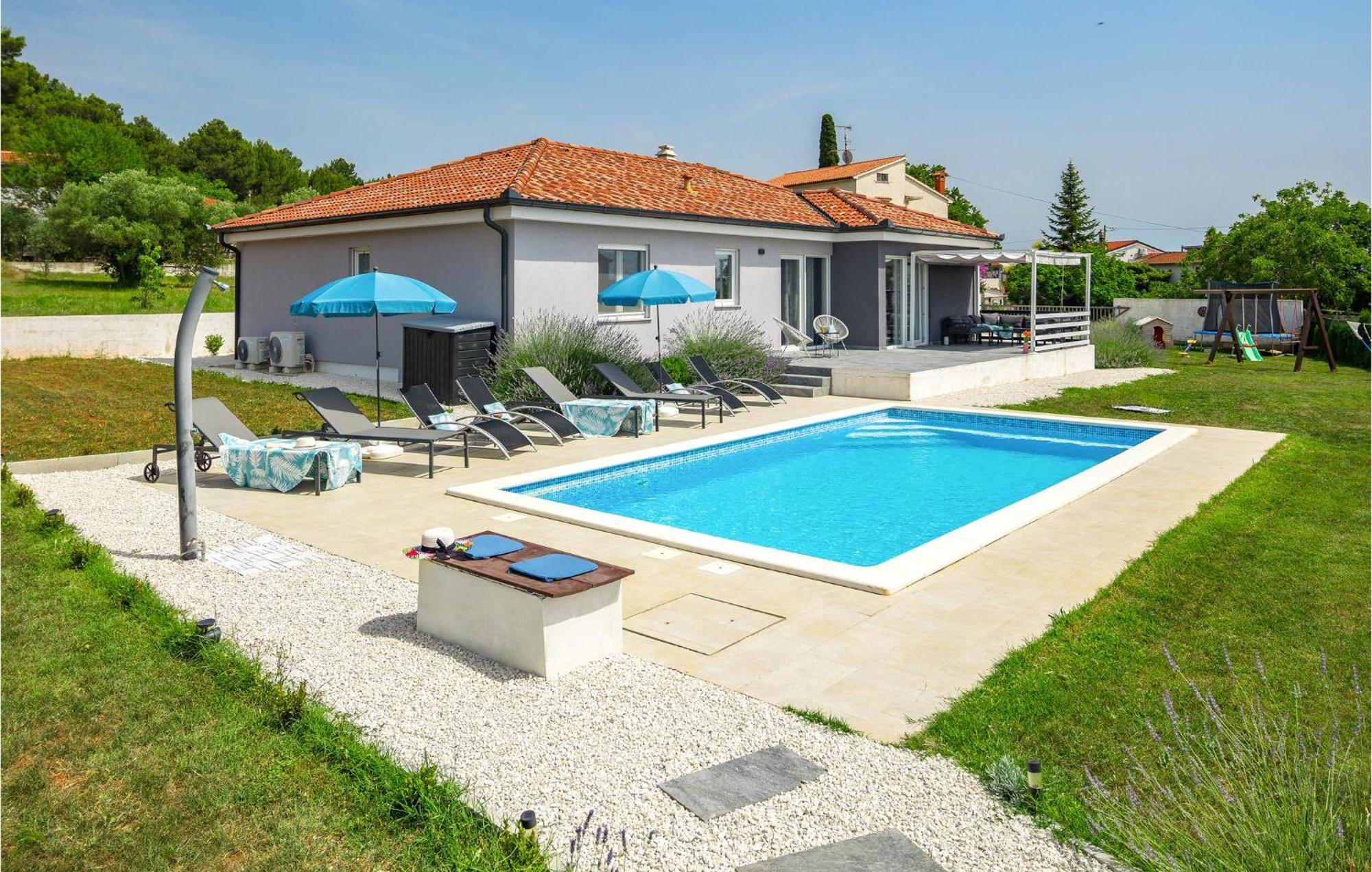 In With House A Panoramic View Počitniška hiša *