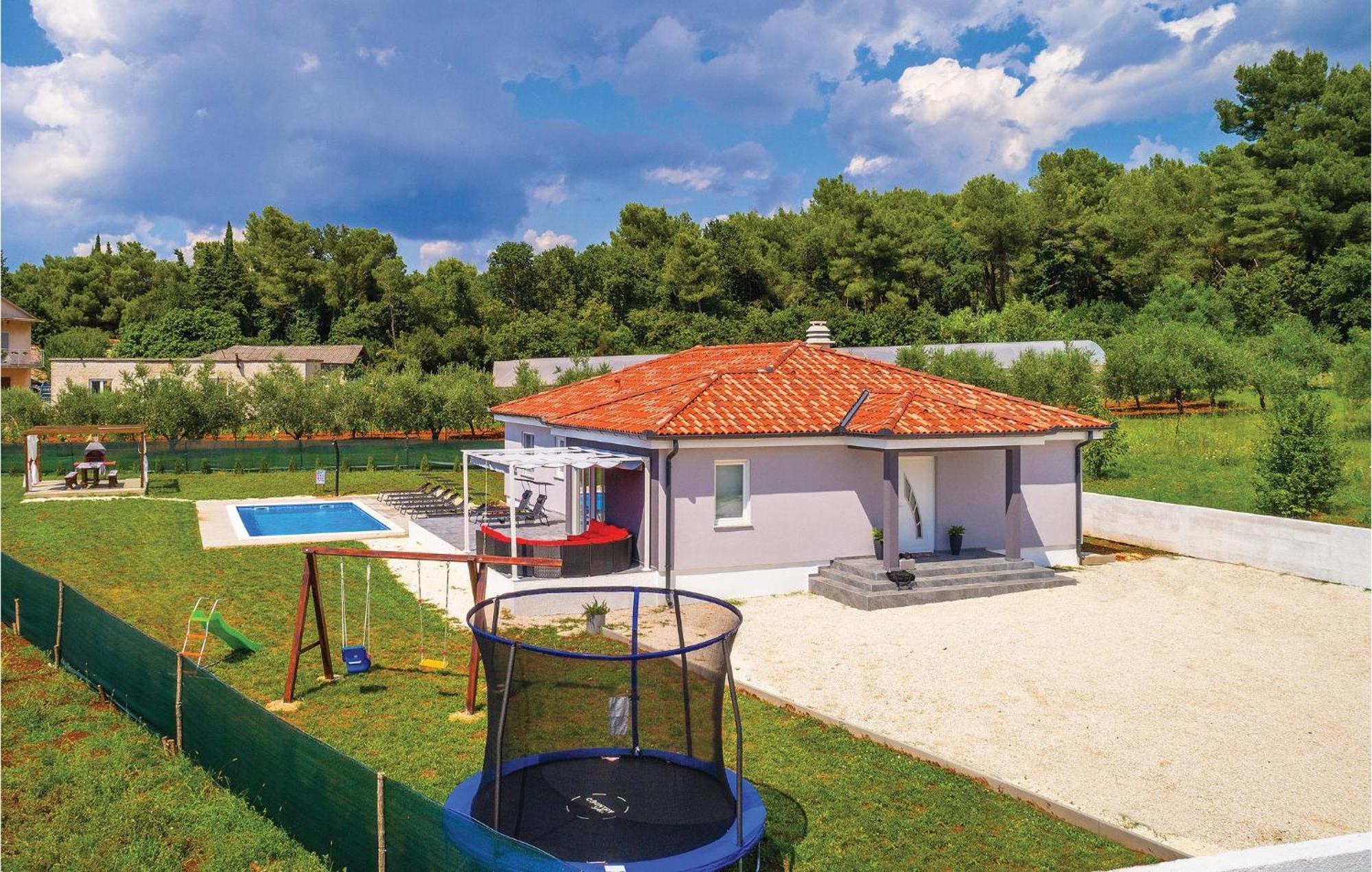 In With House A Panoramic View Pula